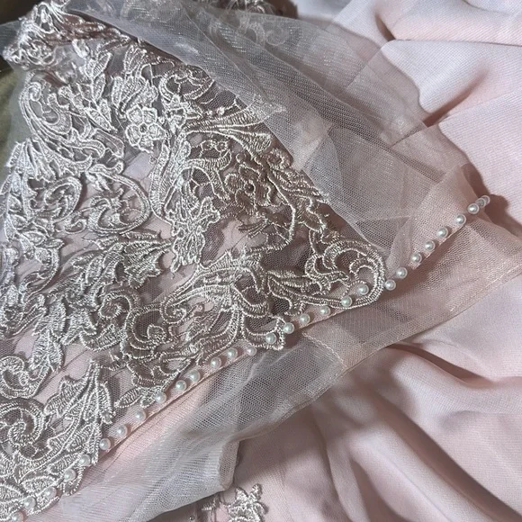 Lace chiffon wedding guest dress Brand: Jaeden - Picture 7 of 7